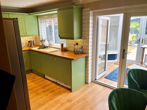 Kitchen- click for photo gallery